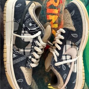 Nike SB Dunk Low x Travis Scott "Cactus Jack"